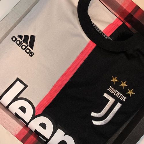 Thanks @juventus @adidasfootball @adidasita #bethestripes #finoallafine #daretocreate bit.ly/