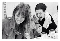 mabelle-birkin:  Jane Birkin, Serge Gainsbourg, and Régine Zylberberg in Deauville, France (1969)  Family portrait by Andrew Birkin