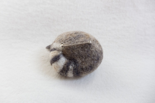 Tiny Raccoon Brooch available at my Etsy shopMaybe I’ll make a bigger one, with Hands. 