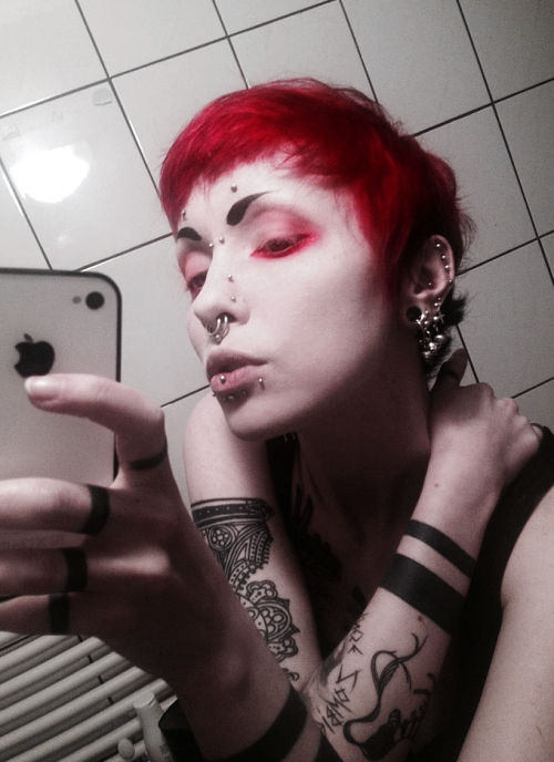 raspberry-corpse:  serving you vampire boy realness