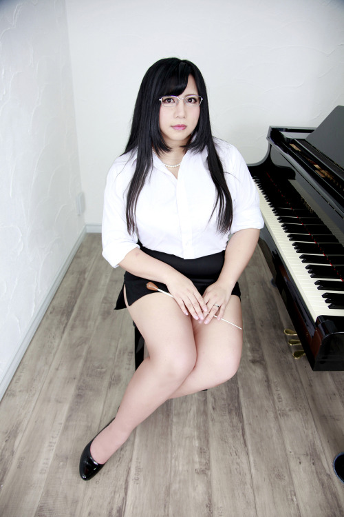 cosplayjapanesegirlsblog: Kumikyoku Mitsunyuu - Makihara Kozue (Chouzuki Maryou) 1