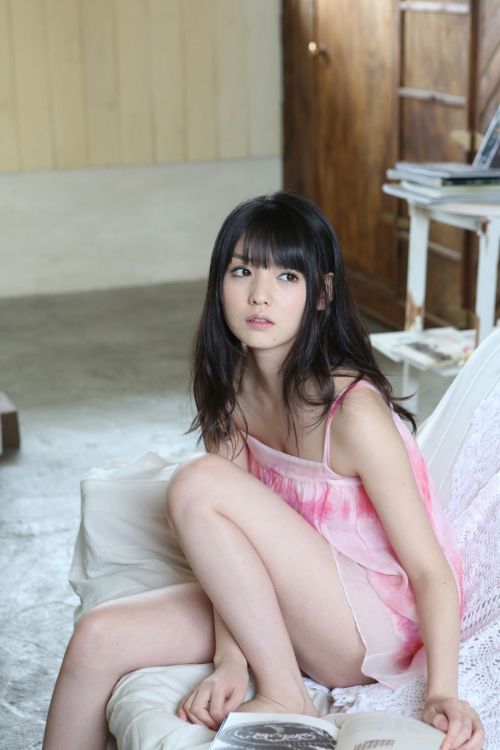 bookgirls: (via [hpb]No.108 Sayumi Michishige 道重さゆみ 套图第25-30张,共102张,日本女优,丝袜吧) reblogged with tintum.