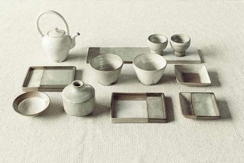 #Minseungki #huuecraft #huuegallery #민승기도자기 #tableware #도자기그릇 #분청 #청자