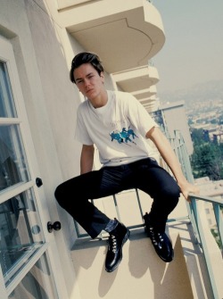 Macaulaykulkin:  River Phoenix By Yoshi Ohara