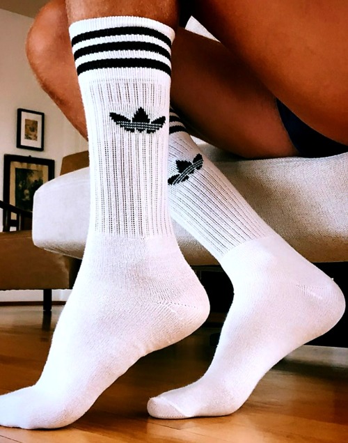 socksandskins:https://socksandskins.tumblr.com/