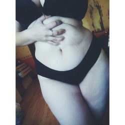 rusmarshmallow:  Grab the belly. I know its not flat, but i like it anyway