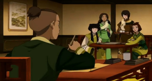 air-fire:Something that made the finale better: Mai with Team Avatar.What Mai is doing here is more 