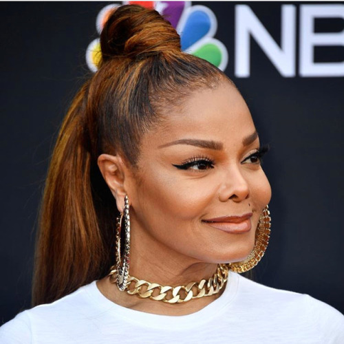 The First Black Woman to receive the Billboard Icon Award @janetjackson | ...#2FroChicks #janetjack