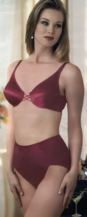 guerrerostreetlingerie: Second skin satin!