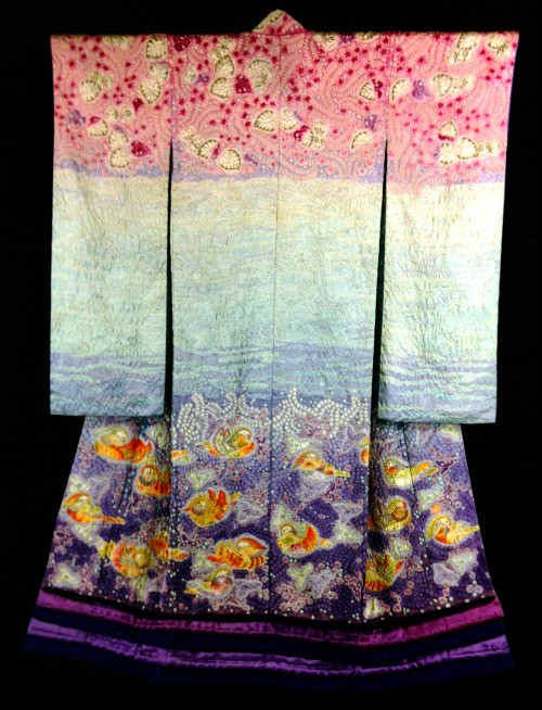 moreinspires: Kimono by Ityku Kuboty. Ityku has been transformated to the perception of a kimon