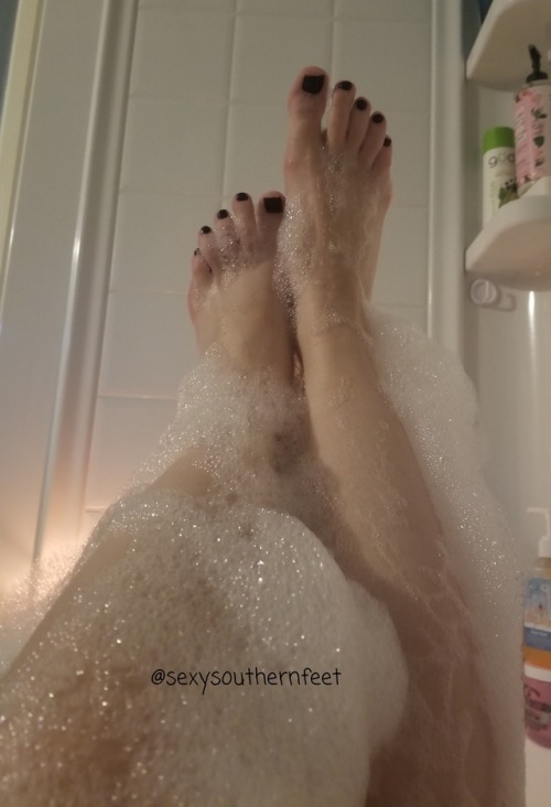 sexysouthernfeet: Reblog this for an exclusive photo to your inbox!!  Hottest feet on Tumblr, make h