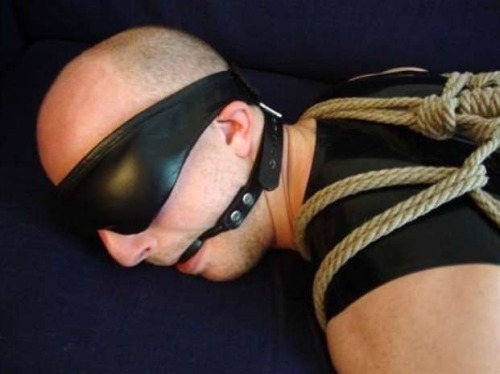 ruffropesalphaboy:  Love that gag!