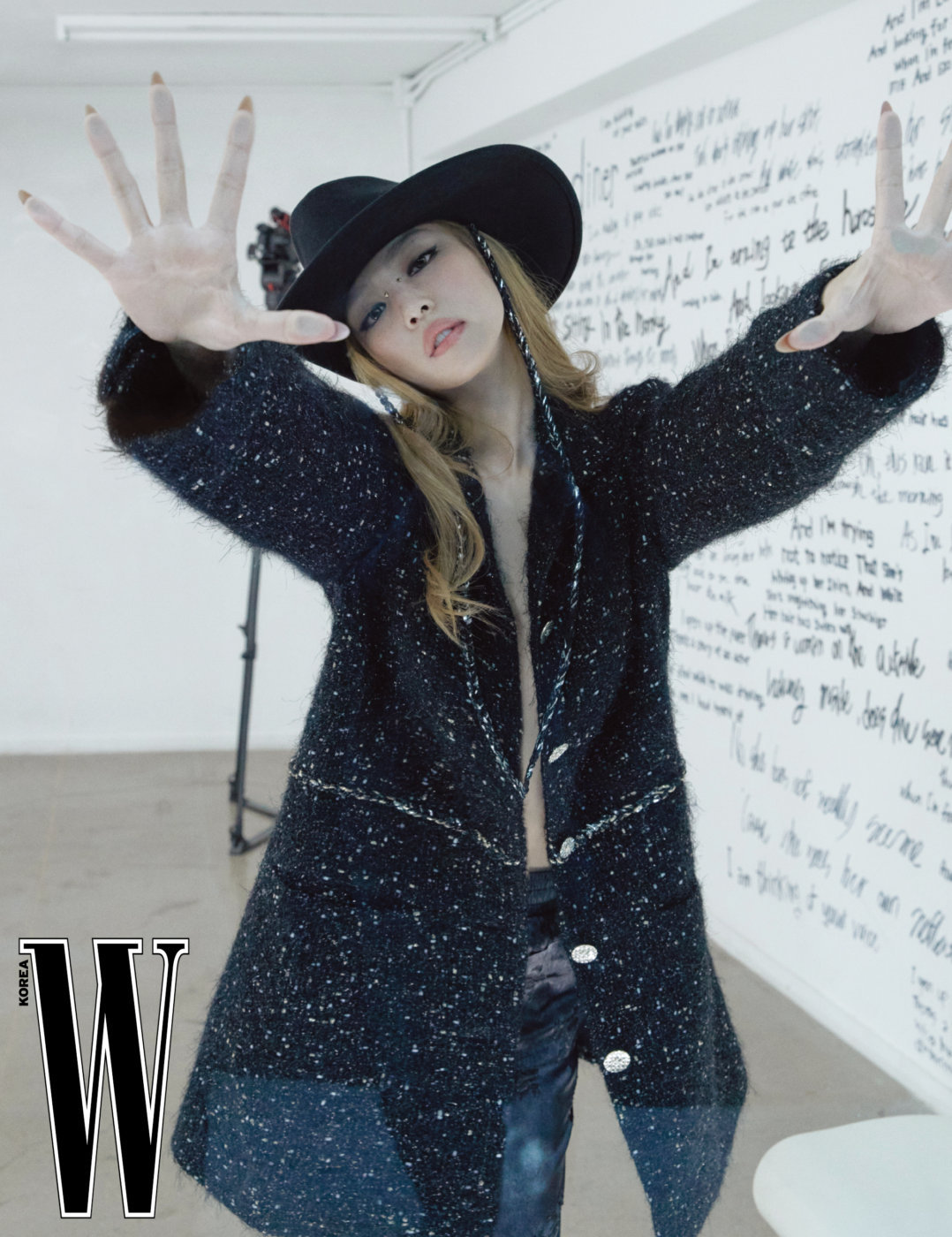 Jennie (BLACKPINK) - W Magazine July Issue ‘22 - Korean photoshoots