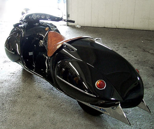 theremina:1930 Art Deco Henderson“It’s a 1930 Henderson that was customized before WW2 by a fellow c