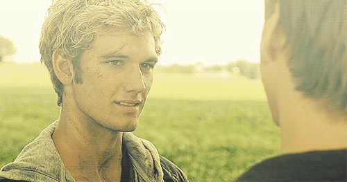notanothergayblogbyaidenj:  frenchpatrick:  frenchpatrick ALEX PETTYFER  What movie