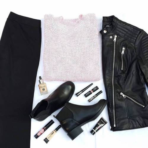 rosegalfashion: Classy leather jacket outfit! yes or not?Pict by @glitter.snowflake free shipping w