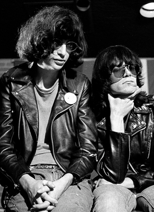 vaticanrust:  Joey Ramone and Dee Dee Ramone. Photo by Chester Simpson.