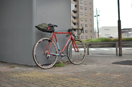 kinkicycle:  BreadWinner Cycles “Holeshot” by Circles Japan on Flickr.