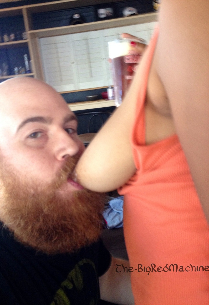the-bigredmachine:Best way to drink a beer