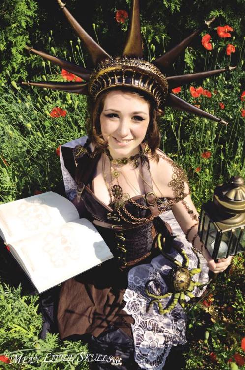 steampunktendencies:  Statue of Liberty Steampunk inspired  Model: Jessica Lee Wardrobe: Jessica Lee