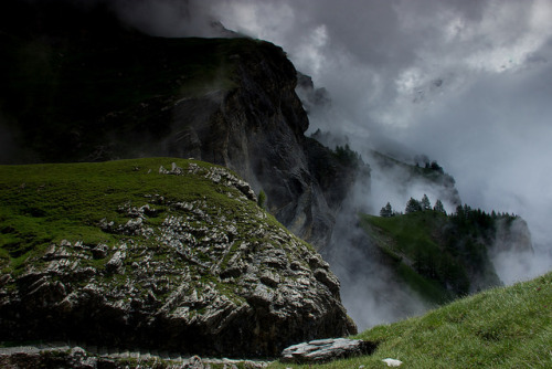 Fog between the rocks by rebecca.vanhulle on Flickr.
