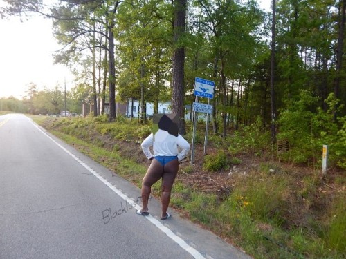 blacklustcouple6969:  Outdoor Flash