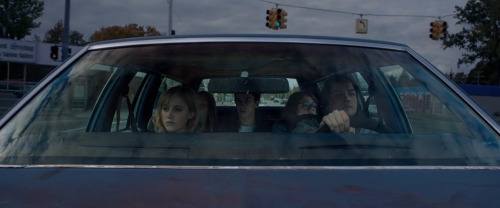 issietheshark:it follows (2014)