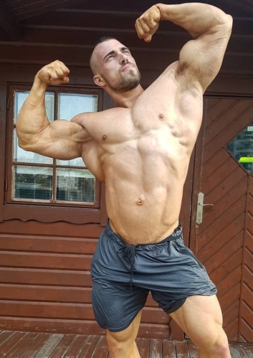 bigmusclestuds: Dani Kaganovich is one hot muscle stud!