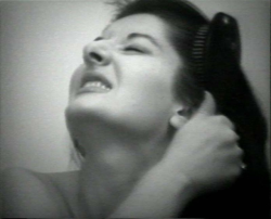 artessenziale:  Marina Abramović, Art Must