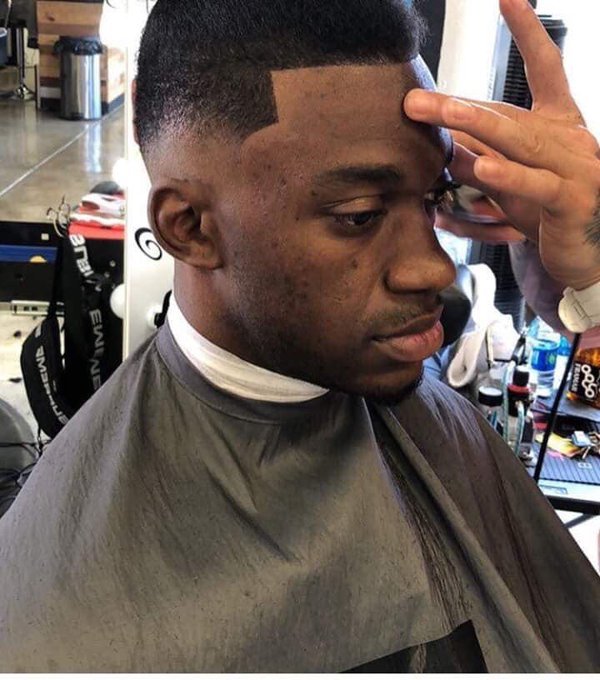 sickaddiktions:  everydayfixxx:  adonischildsupportcase:  everydayfixxx:   bootyscientist2:  nasfera2:   I’m late af but can we talk about RG3′s lineup?    Bruh look like he got the same barber they had in 12 Years a Slave.     worst part is that