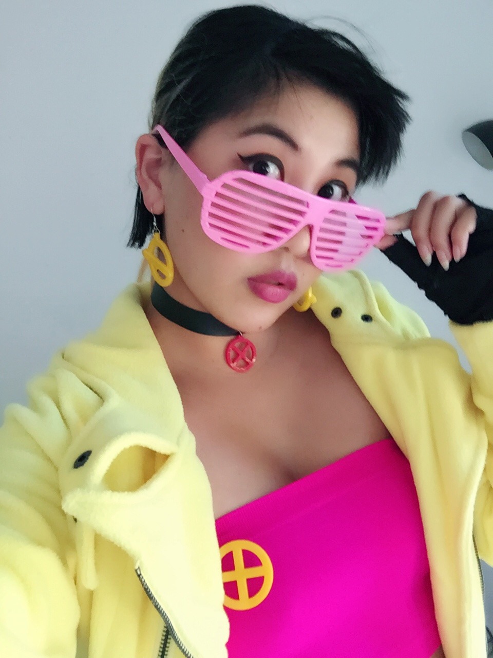 rabbureblogs:  Ta-dah!! Jubilee cosplay pretty much complete! I’ll spike my hair