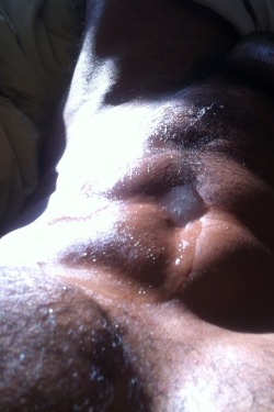 bmcraigjohnston:  this is what happens after six days of edging. turned my abs into the Great Lakes! 