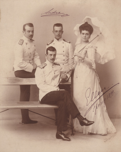 adini-nikolaevna: Grand Duchess Elena Vladimirovna (Princess Nicholas of Greece) with her brothers: 