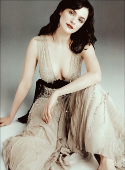 irina-irina-irina:  Rachel Weisz