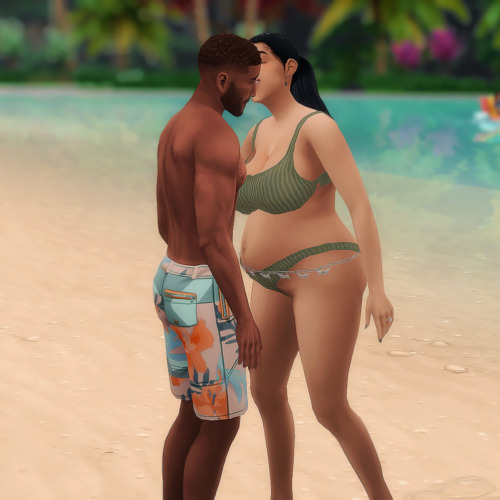 Family Beach Day in Sulani!Haven, Lamont & Victoria spent the day at Ohan’ Ali beach building sa