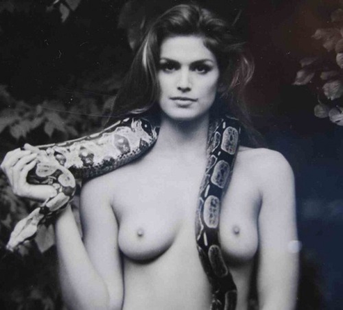 XXX celeb-nude:  Cindy Crawford young American photo