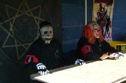 SlipKnoT signing