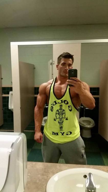 muscle-addicted:  Chase Savoie
