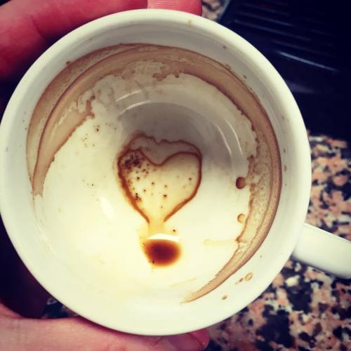 ☕️ #coffee #heart #sign #tbt #grunge #fashion #fashionblog #famous #instagood #fashionblogger #fblog