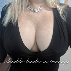 bimbo-in-training:  Outfit of the day and