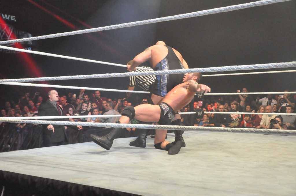 rwfan11:  Orton Vs BigShow (not my pics)