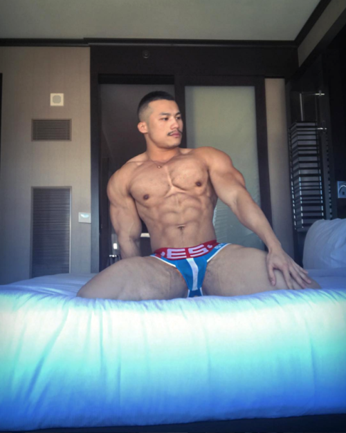 avoxtr:LOOKING FOR MY MY GOAL BODY, AND MOTIVATION TO GET HUGE! Follow me for more – www.avoxtr.tumblr.com