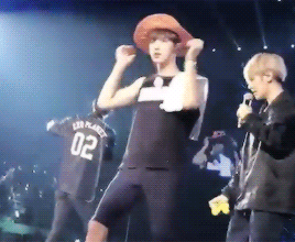 ohhsenshine:  rip whoever is the owner of the phone  