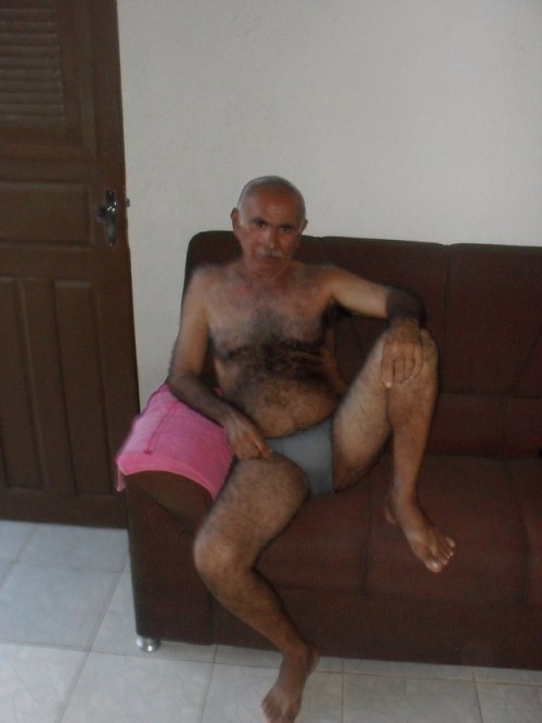 silverbadbear: curiosolibre: 77-silverdaddies: Lo quiero Para mi Gorgeous grandpa Beautif