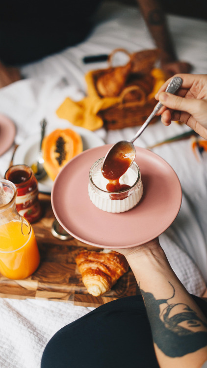 produção de foto para a geleia Queensberry
(café da manhã)
direção de arte e produção de objetos: Dani Neves
foodstyling e produção de comida: Marcela Oliveira
dezembro,
2019