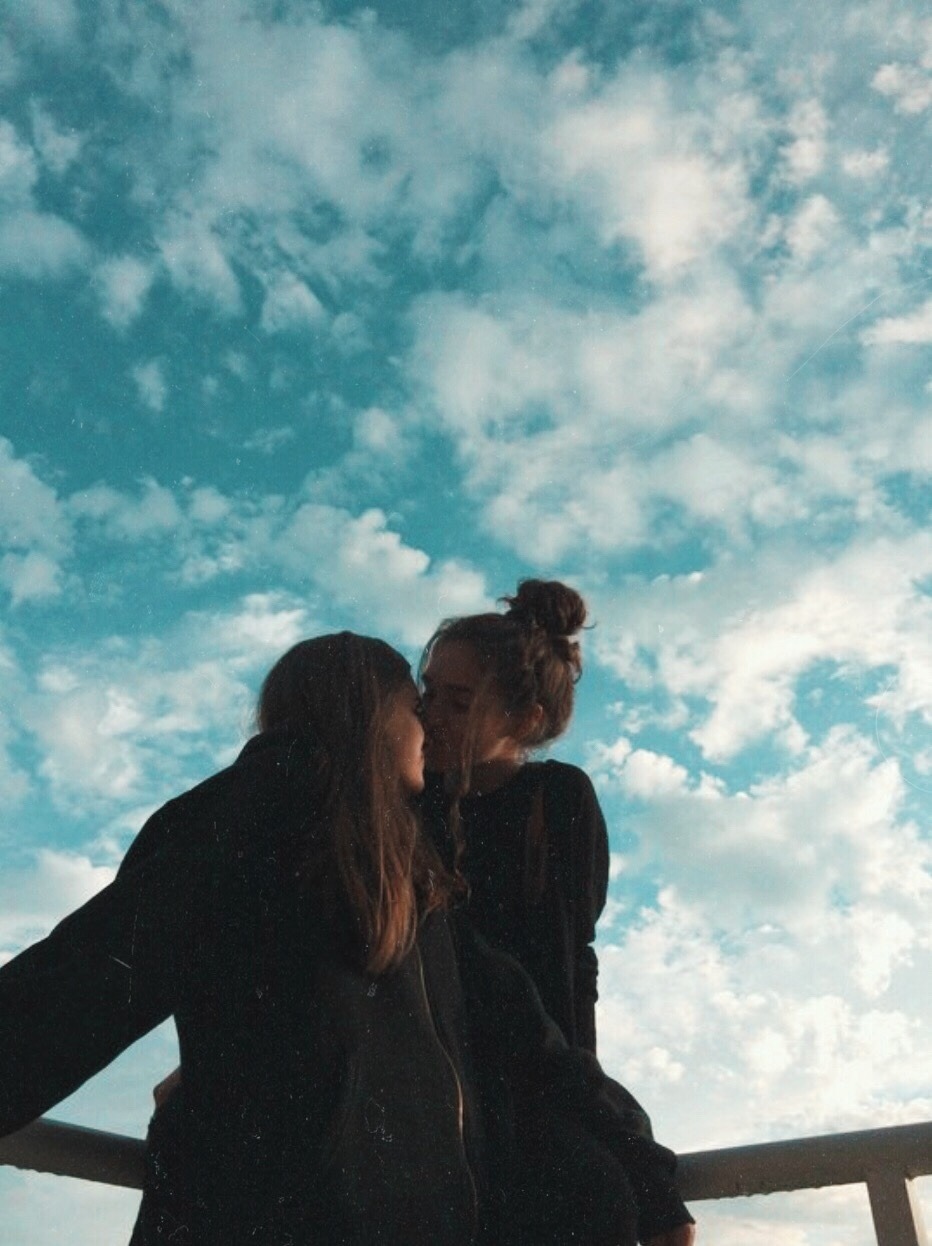 Cute Lesbian Couple Kissing Tumblr