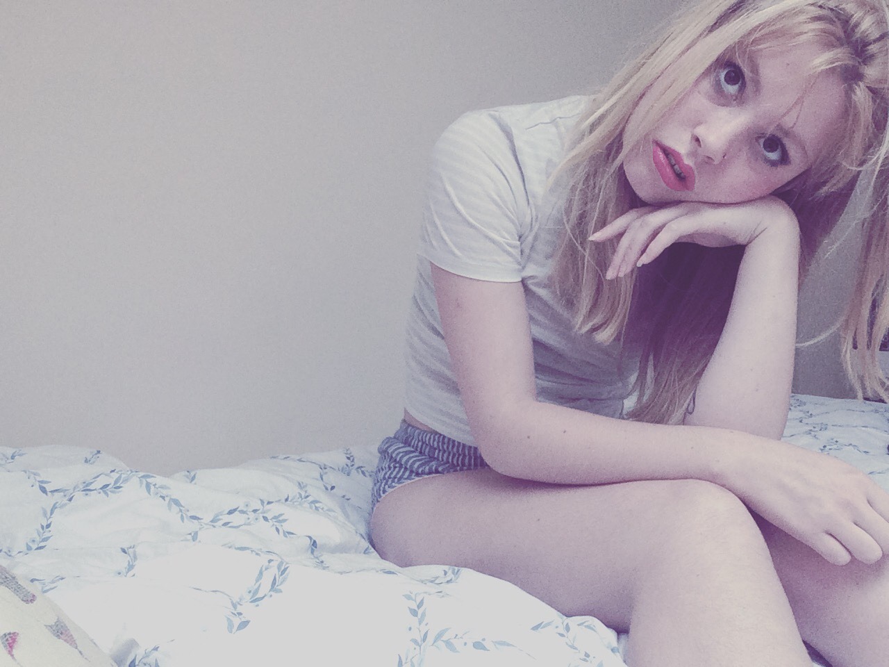 pushin-daisy:  I don’t wear red lipstick enough 💅🏻