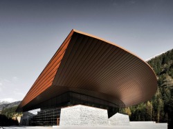 wacky-thoughts:  The Plessi Museum Later this month, in the vicinity of the former customs house on the Italy/Austria border, the Plessi Museum, an innovative architectural structure, will be officially opened. Inside it will house a permanent exhibition