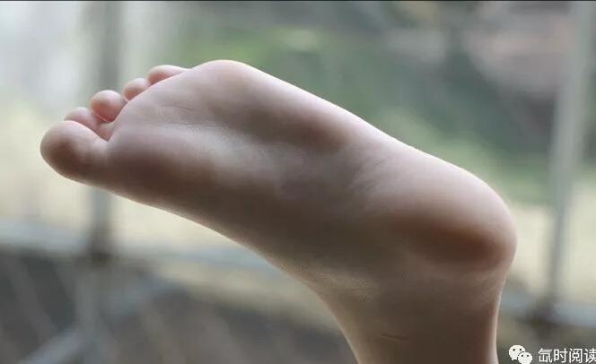 Asian girls' sexy feet