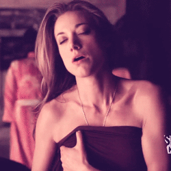 i-stark74-lewis: thegeekspeakisworkingdoctor: Lost Girl | Lauren Lewis + arm porn  Lauren Lewis is t